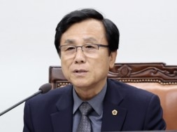 강석주 서울시의회 보건복지위원장