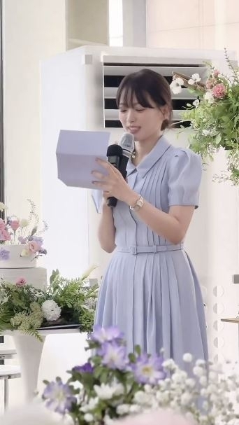 배우 천우희가 오랜 팬의 결혼식에 참석해 축하의 말을 전하고 있다. 엑스(X·옛 트위터) 캡처