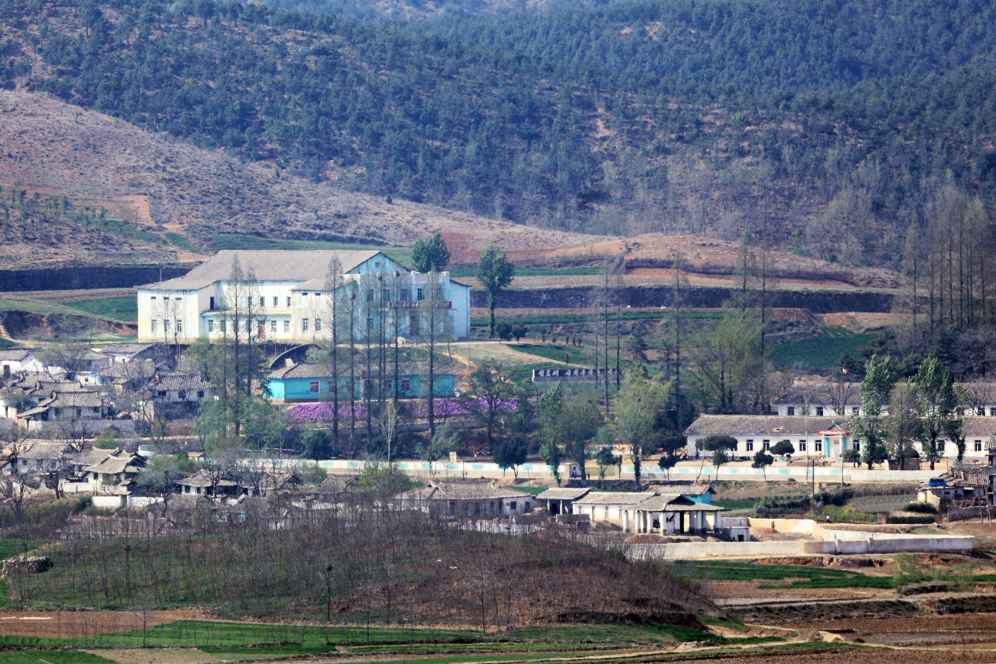 경기도 파주시 오두산통일전망대에서 바라본 북한 황해북도 개풍군 일대의 모습. 2024.4.14 연합뉴스