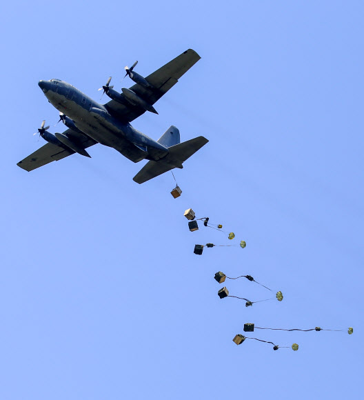 육군 지작사, 한미연합 공중재보급훈련 실시