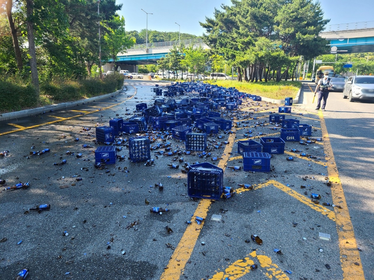 3일 울산 남구 감나무진사거리에서 발생한 사고 현장사진. 울산경찰청제공