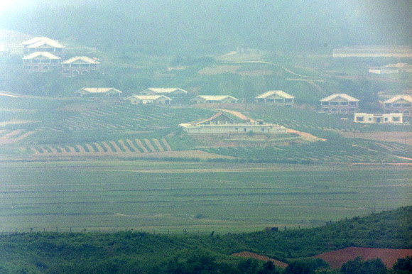 11일 경기도 파주시 오두산 통일전망대에서 바라본 북한 황해북도 개풍군 일대가 흐릿하다. 2024.6.11  연합뉴스