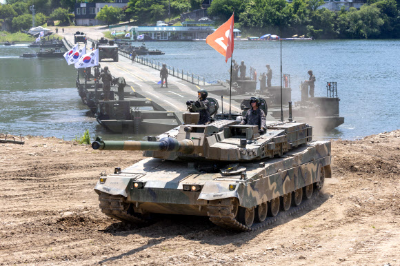 ‘부교 도하’ 완료