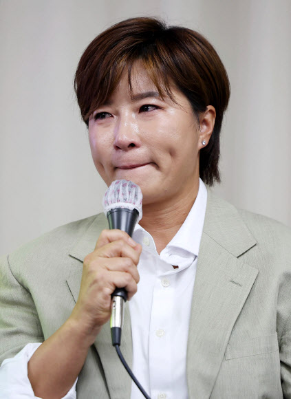 굳은 표정 보이는 박세리