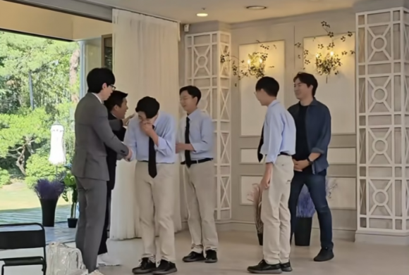 배우 송일국과 그의 아들 대한·민국·만세가 오랜만에 방송에 출연한다. tvN ‘유 퀴즈 온 더 블럭’ SNS