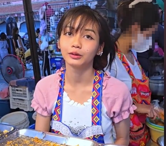 태국에서 걸그룹 블랙핑크의 리사와 닮은꼴로 화제가 된 10대 소녀.틱톡
