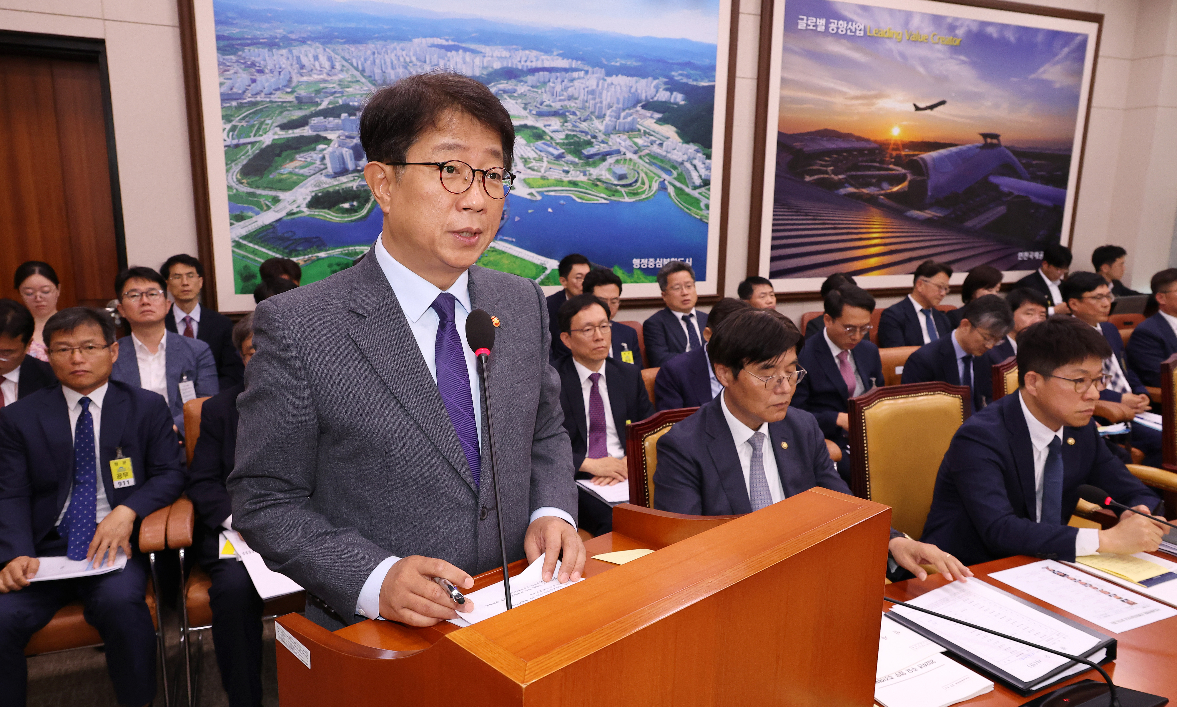 10일 오전 국회에서 열린 국토교통위원회 전체회의에서 박상우 국토교통부 장관이 업무보고를 하고 있다. 2024.7.10  연합뉴스