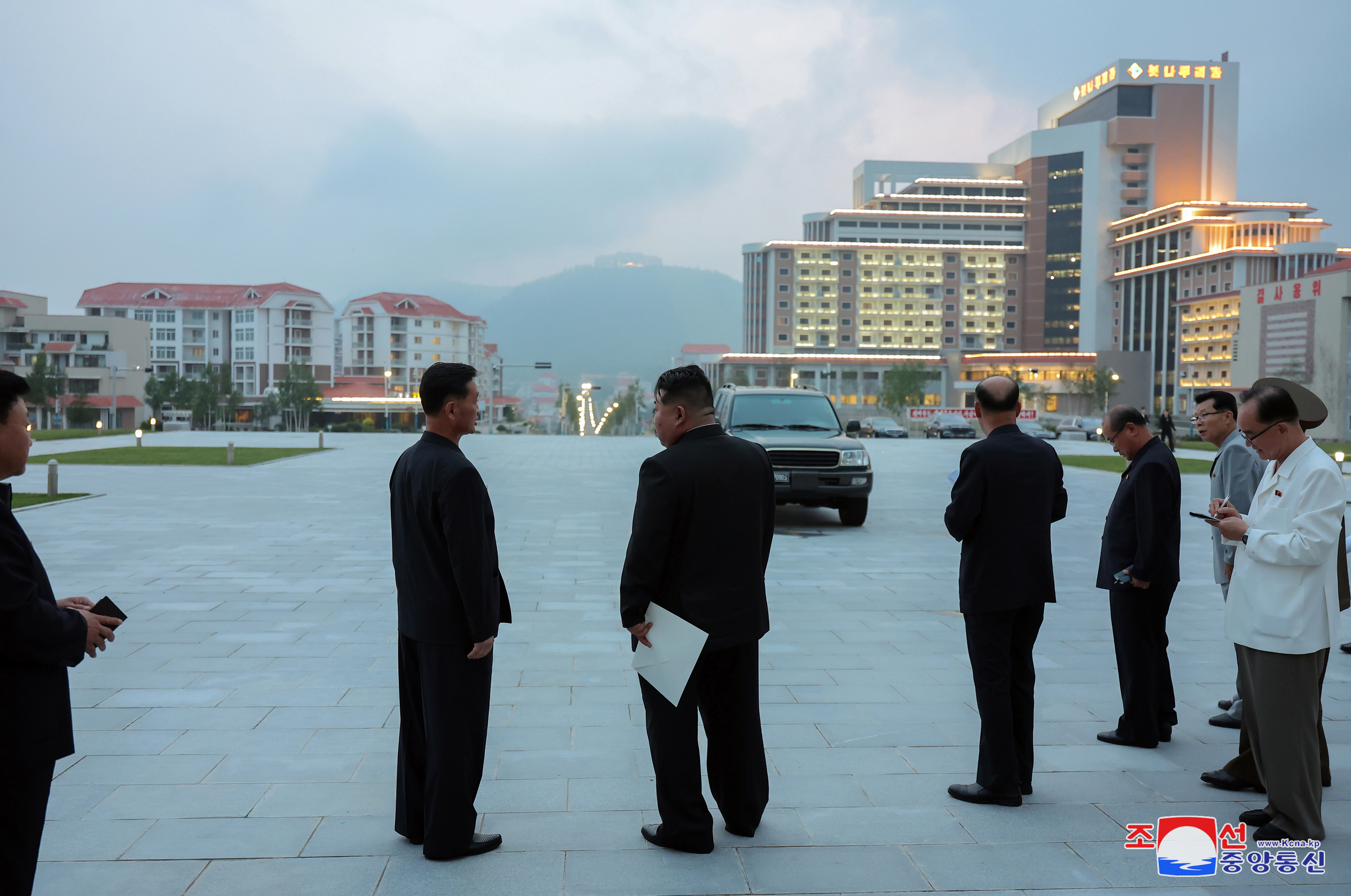 김정은, 삼지연시 건설사업 현지지도