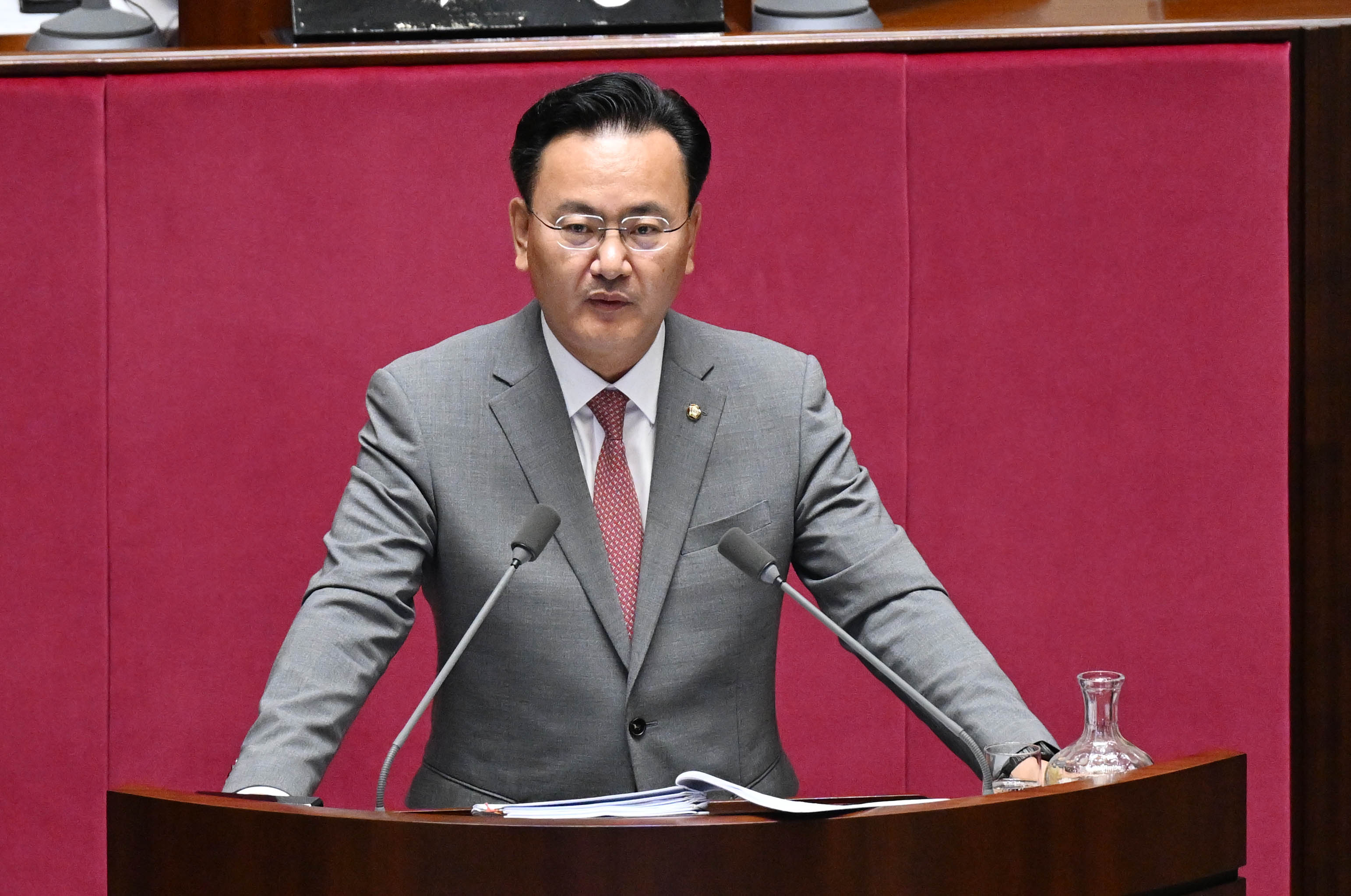 3일 서울 여의도 국회 본회의에서 ‘채상병특검법안’이 상정되자 유상범 의원이 무제한토론(필리버스터)을 하고 있다. 2024.7.3 홍윤기 기자