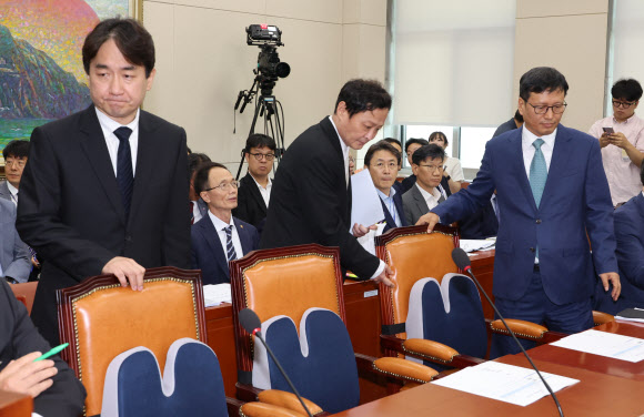 ‘티몬·위메프 사태’ 기업 대표들 정무위 출석