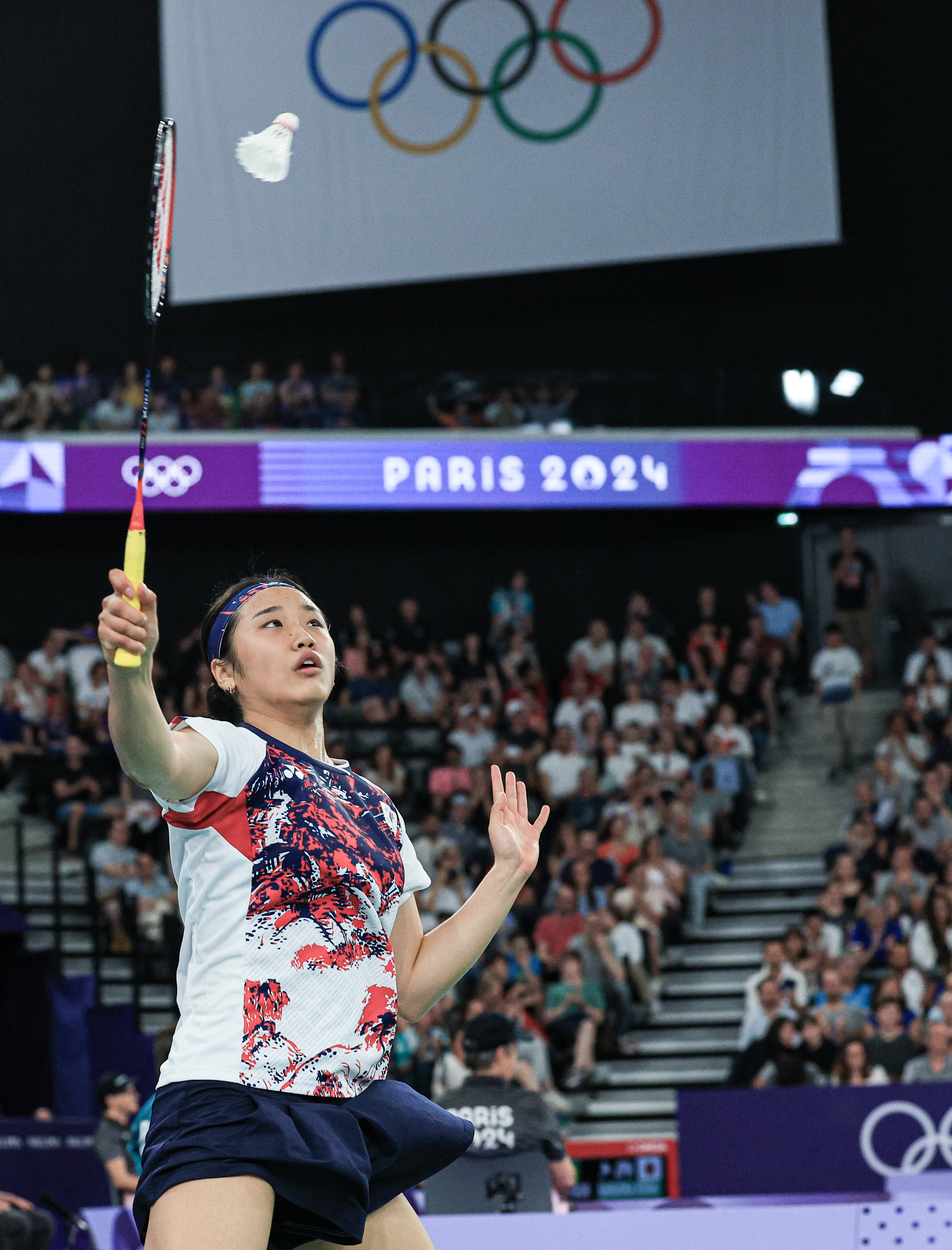 안세영이 28일 오후(한국시간) 프랑스 파리 라 샤펠 아레나에서 열린 2024 파리올림픽 배드민턴 여자 단식 조별예선에서 불가리아의 칼로야나 날반토바 선수와 맞대결을 펼치고 있다. 뉴스1