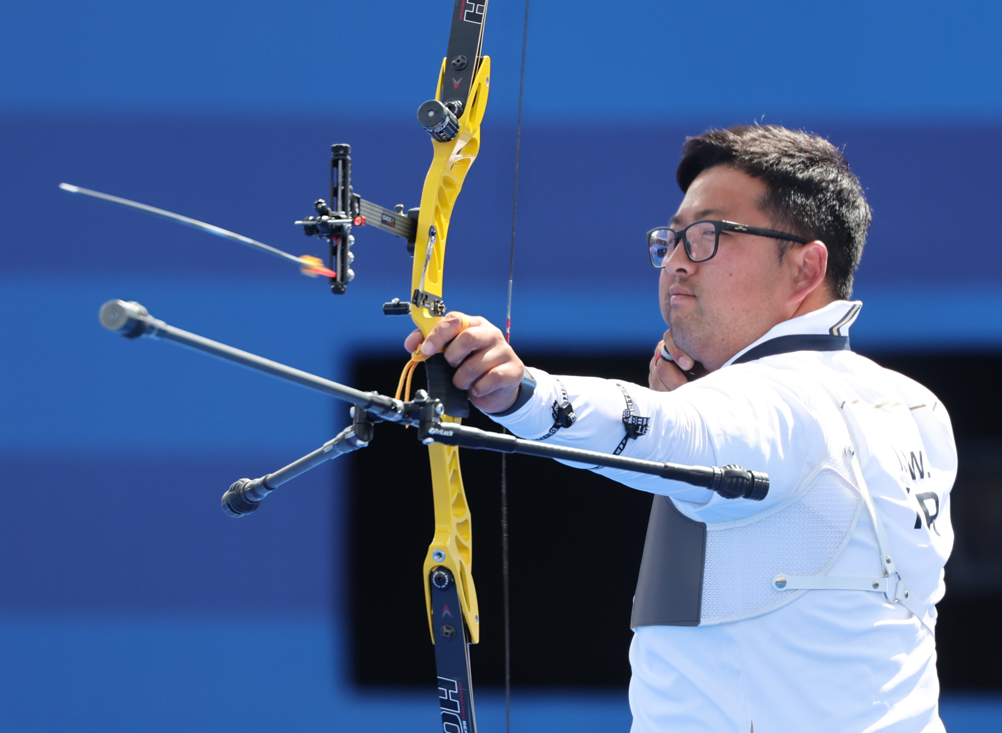 지난 4일(현지시간) 프랑스 파리 앵발리드에서 열린 2024 파리 올림픽 양궁 남자 개인 결승전에서 김우진(청주시청)이 경기를 펼치고 있다. 2024.8.4 연합뉴스