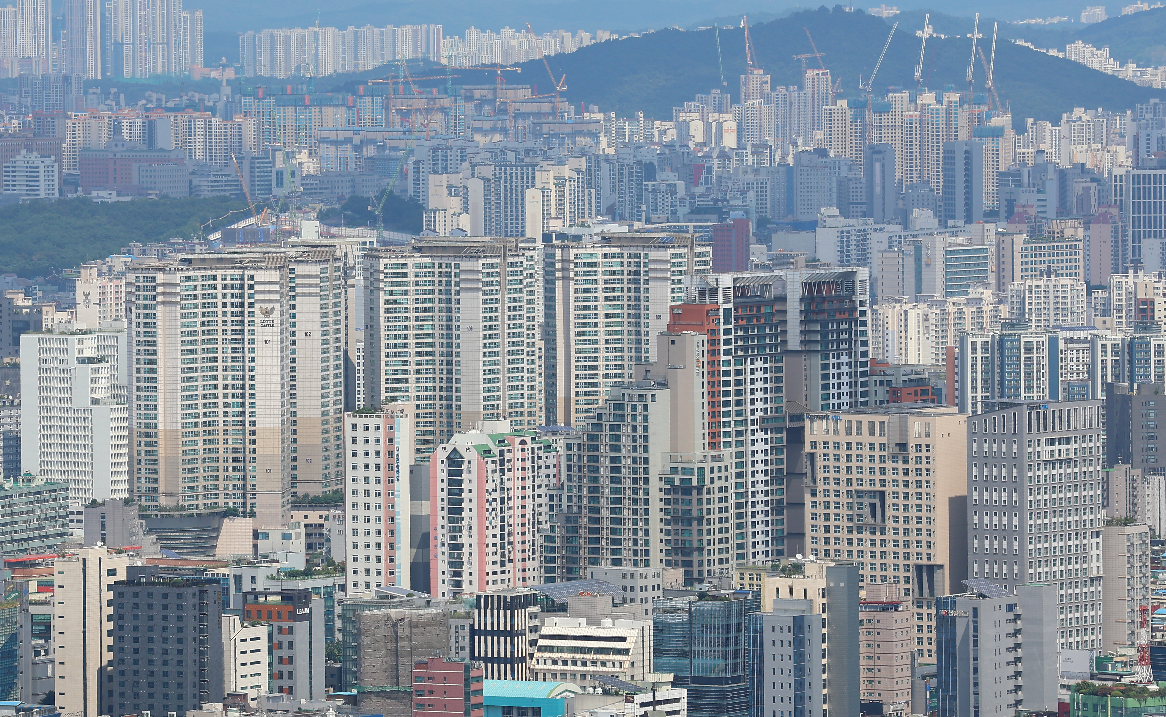 18일 서울 남산에서 바라본 서울 아파트 단지 모습. 2024.8.18 연합뉴스