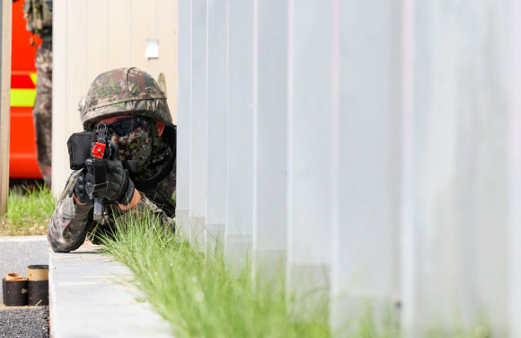 ‘안전한 테러 진압을 위해’