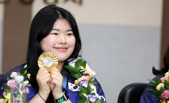 이게 파리 올림픽 금메달이에요