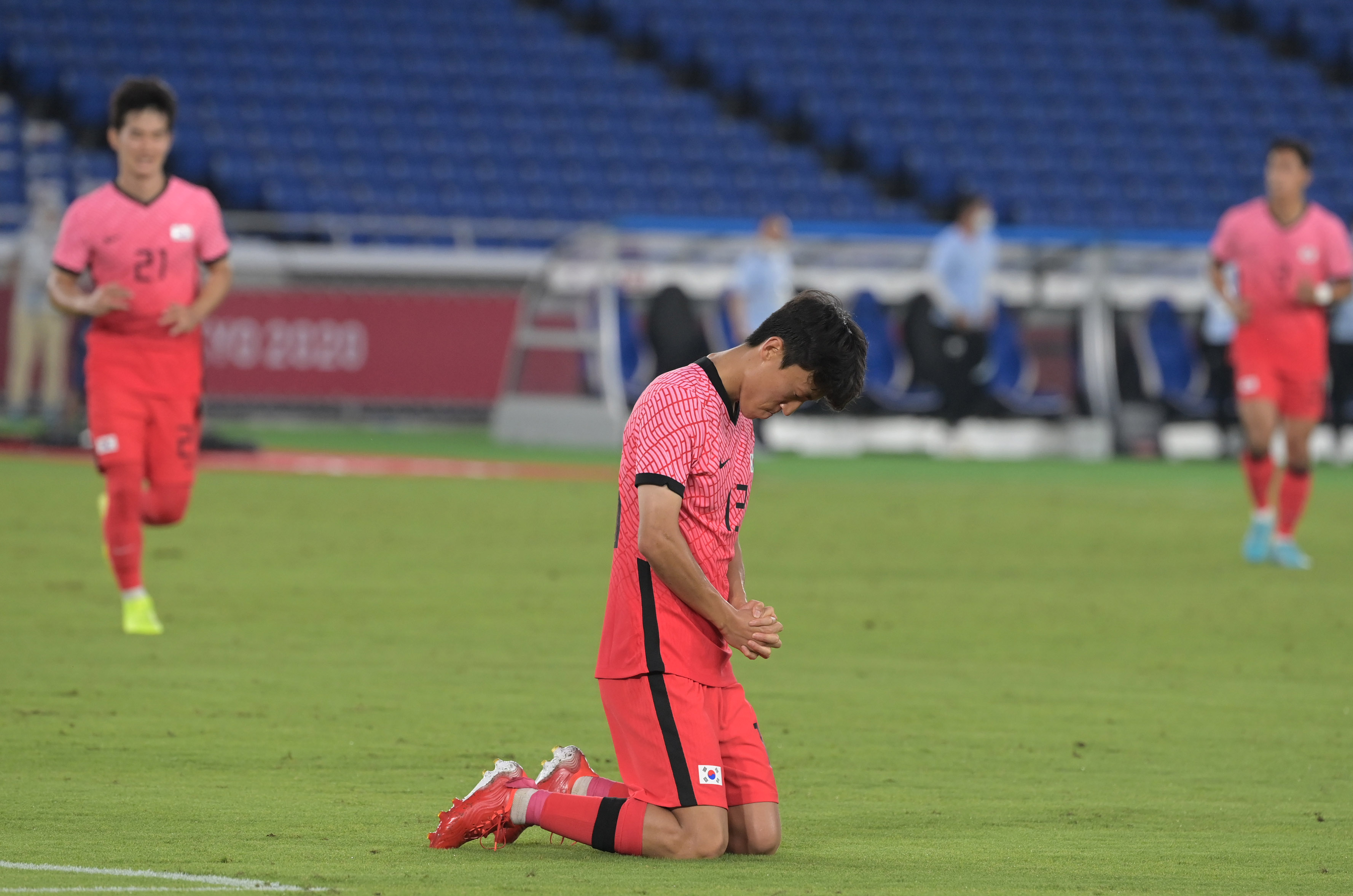 28일 오후 일본 요코하마 국립경기장에서 열린 2020 도쿄올림픽 남자축구 조별리그 B조 3차전 대한민국 vs 온두라스 후반경기에서 김진야가 팀의 다섯번째 골을 넣고 세레머니를 하고 있다. 2021.07.28 요코하마=올림픽사진공동취재단