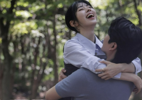 변호사 겸 방송인 서동주(왼쪽)와 예비 신랑. 인스타그램 캡처