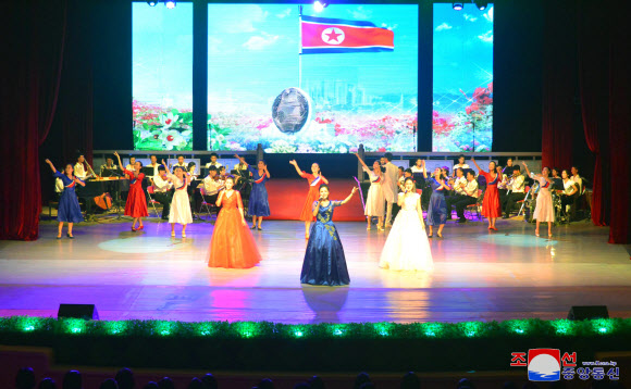 북한이 정권수립 76주년을 맞아 전국적으로 다양한 경축 행사를 진행했다고 조선중앙통신이 10일 보도했다. 2024.9.10 평양 조선중앙통신·연합뉴스
