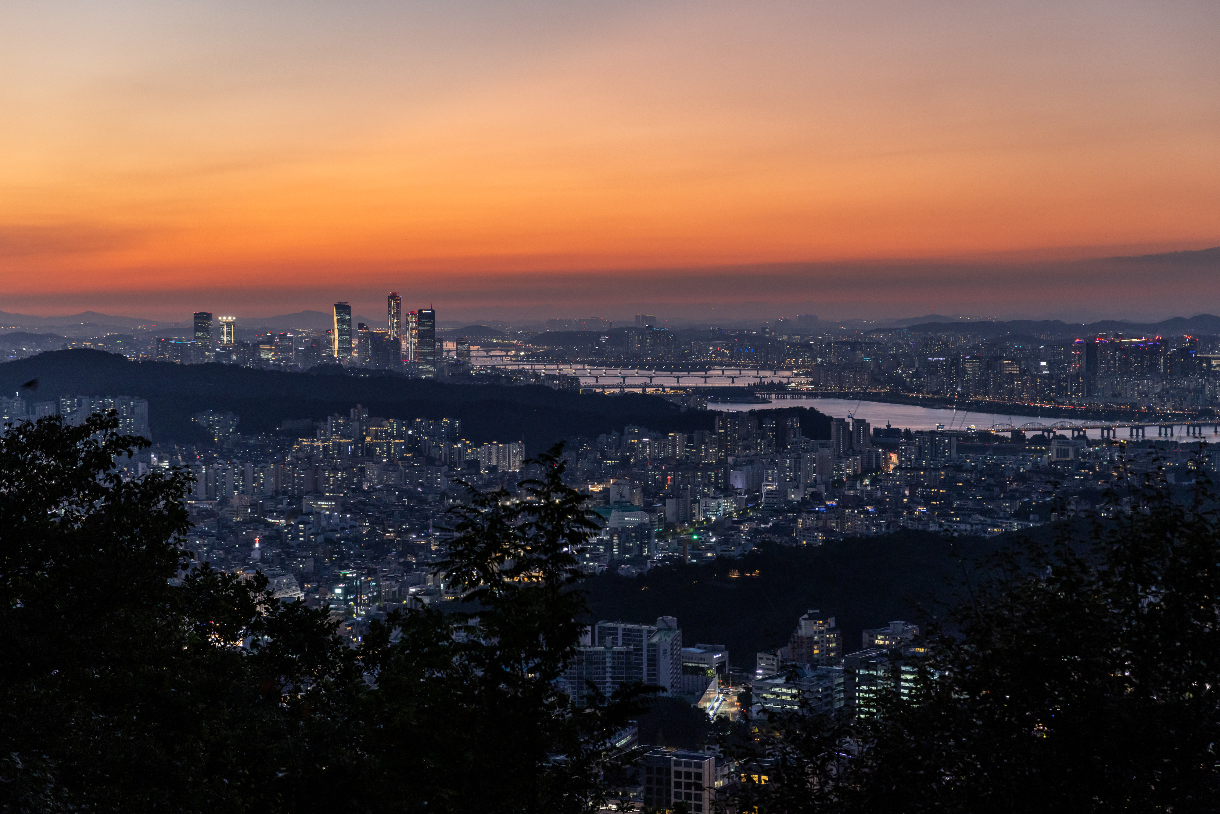 우면산에서 내려다본 서울 전경. 서울관광재단 제공.