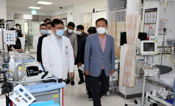 이상민 장관, 추석 명절 대비 응급의료상황 점검