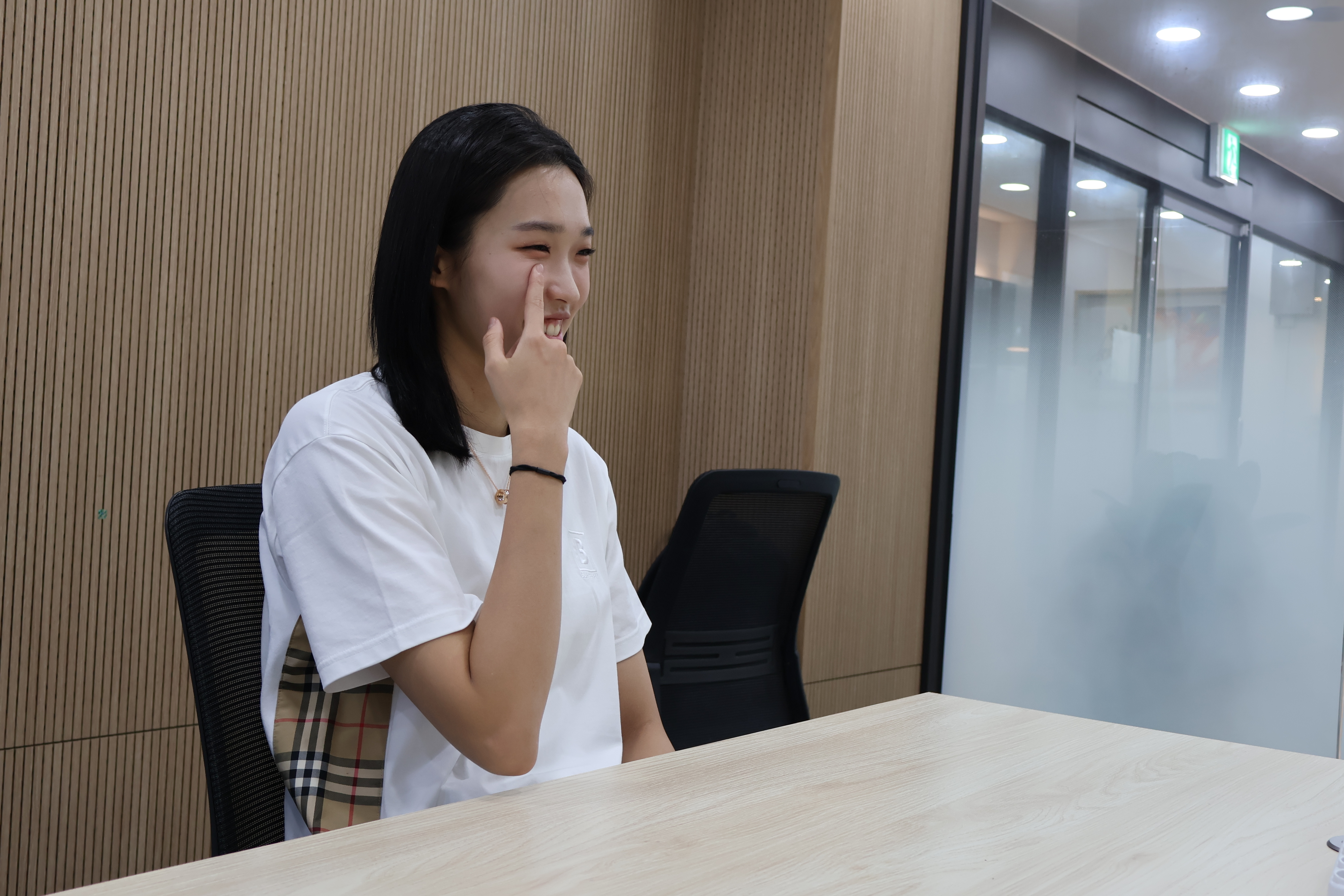 한국 태권도 국가대표 김유진이 19일 서울 한국프레스센터에서 진행한 서울신문과의 인터뷰에서 2024 파리올림픽 여자  57㎏급 금메달을 따낸 소감을 밝히고 있다. 서진솔 기자