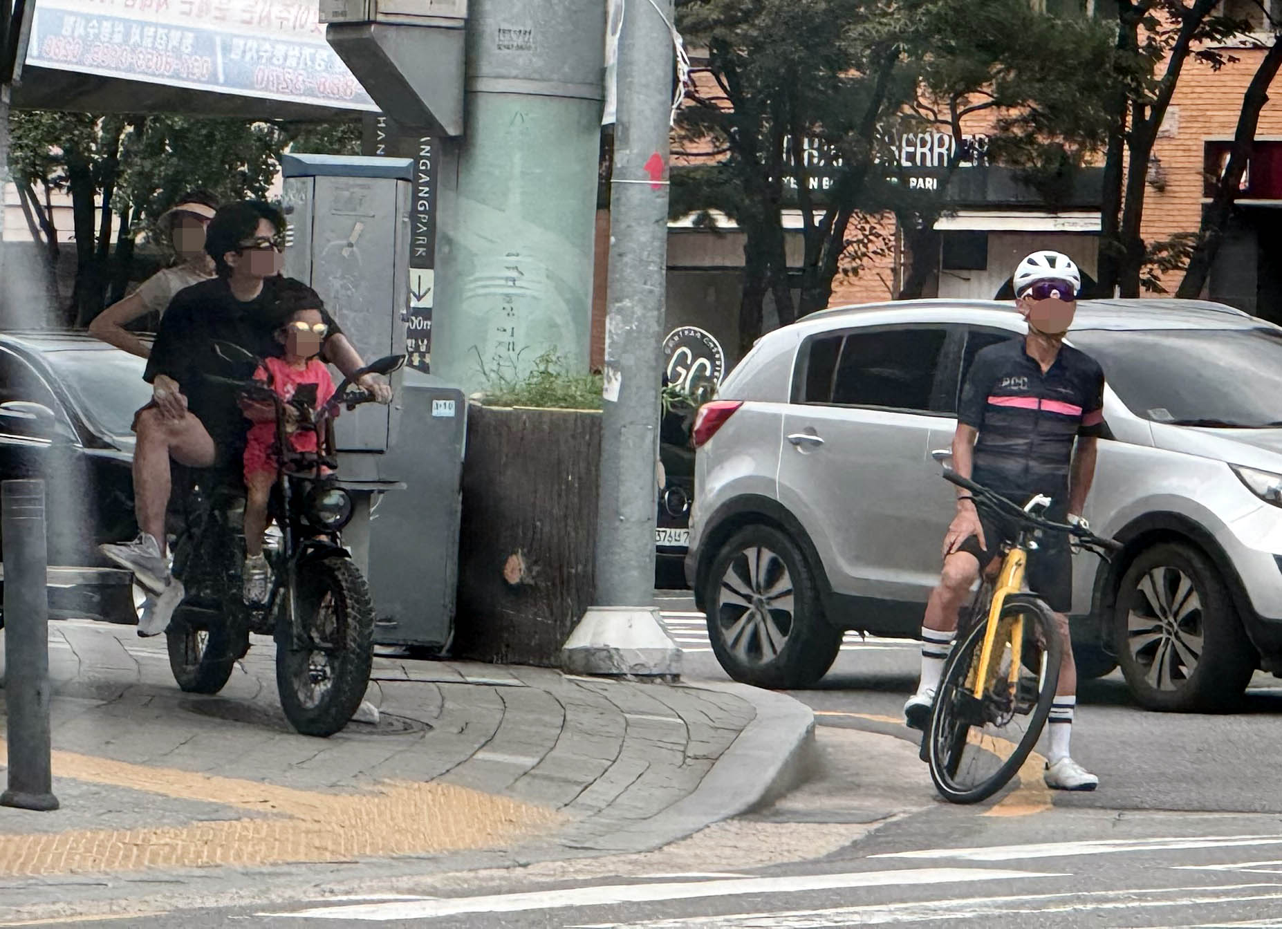 [천태만컷] 위험한 가족 나들이