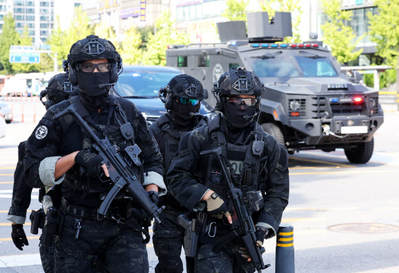 야탑역 순찰하는 경찰특공대