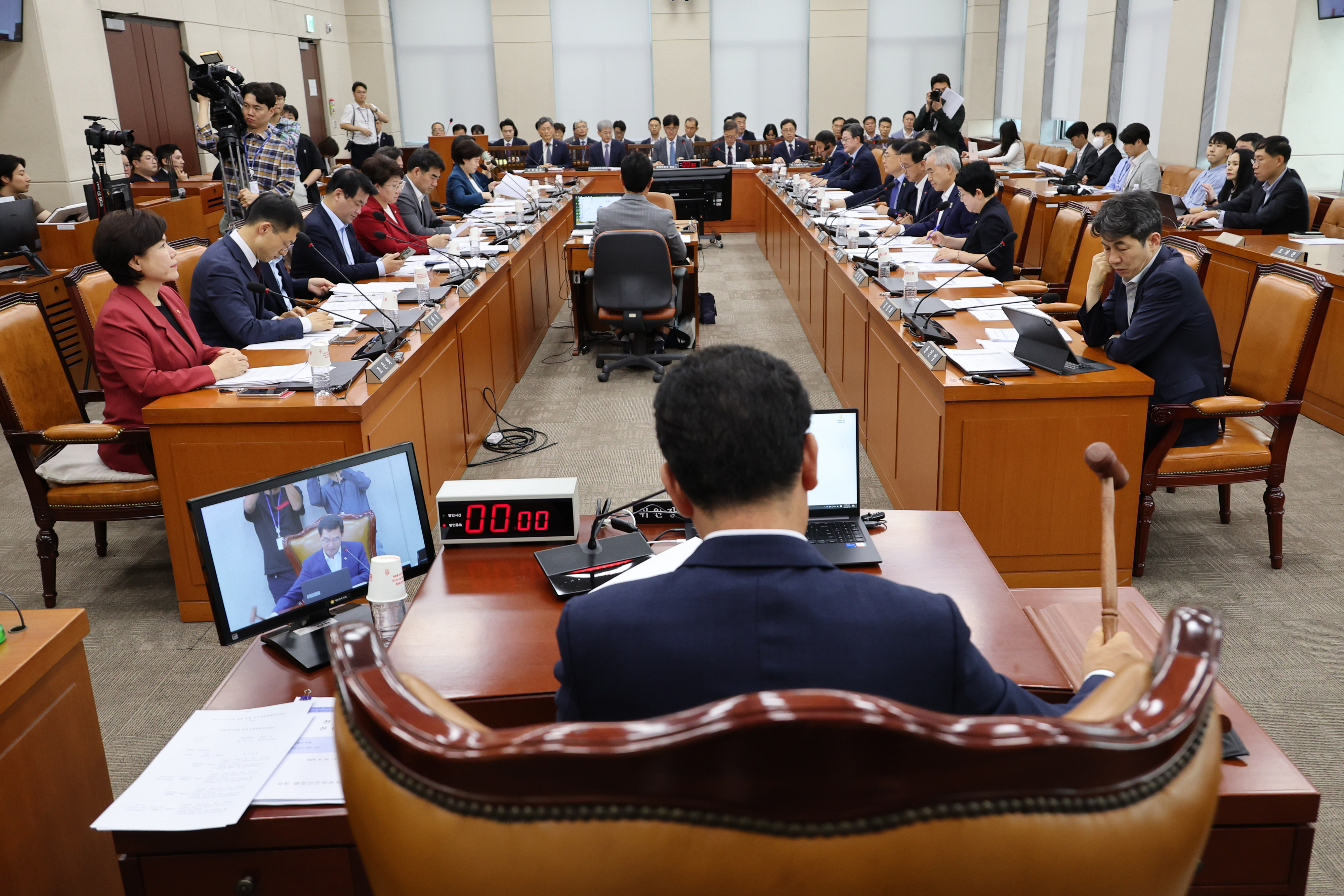 국회 행정안전위원회 전체회의