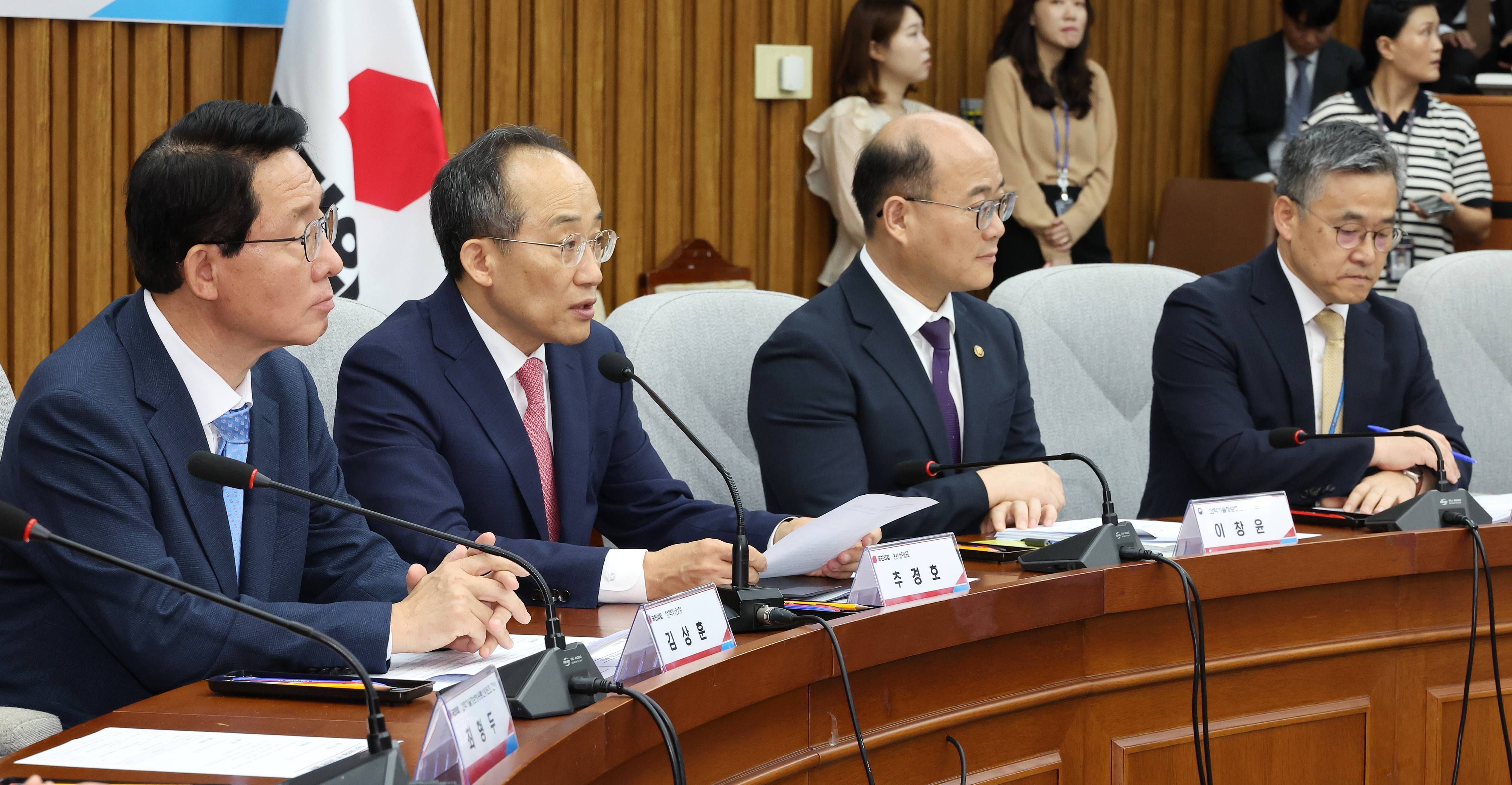 추경호 국민의힘 원내대표(왼쪽 두번째)가 26일 오전 국회에서 열린 이공계 활성화를 위한 당정협의회에서 발언하고 있다. 연합뉴스