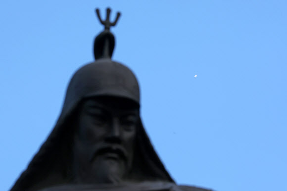 열흘만에 재개한 북한 쓰레기 풍선 부양