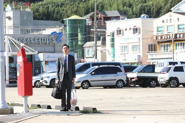 영화 ‘고독한 미식가 더 무비’의 한 장면. 드라마 주인공 고로를 연기한 마츠시게 유타카가 주연과 감독을 맡았다. 부산국제영화제 제공