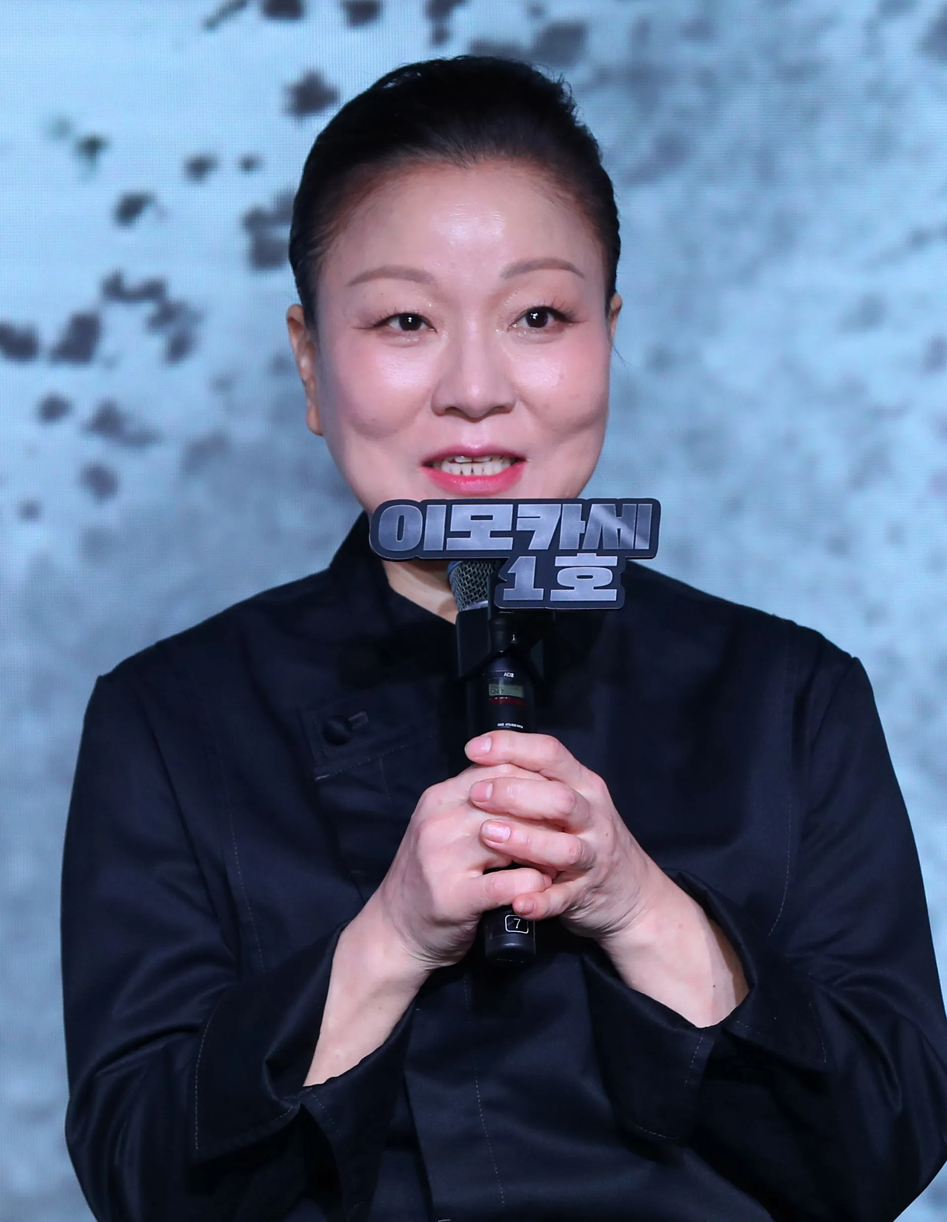 인사말 하는 이모카세 1호  흑백요리사에 출연 중인 이모카세 1호 김미령 쉐프의 모습.
뉴스1