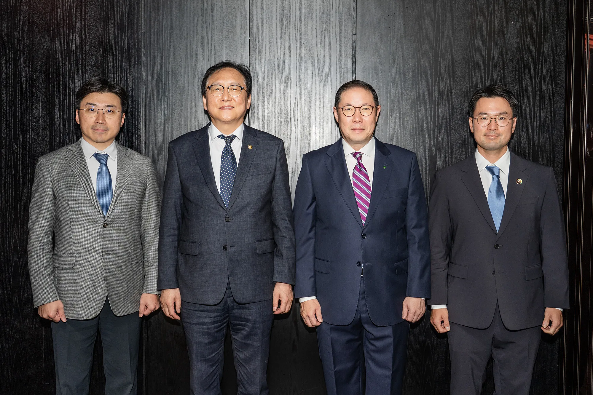 조현상(오른쪽 두 번째) HS효성 부회장이 지난달 31일 정인교(왼쪽 두 번째) 산업통상자원부 통상교섭본부장과 만나 ABAC 활동에 대한 의견을 나누고 기념 촬영을 하고 있다.
HS효성 제공