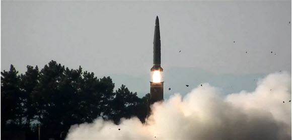 군, 지대지미사일 실사격 훈련 실시