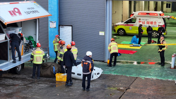 구조자 대응에 분주한 한림항 모습