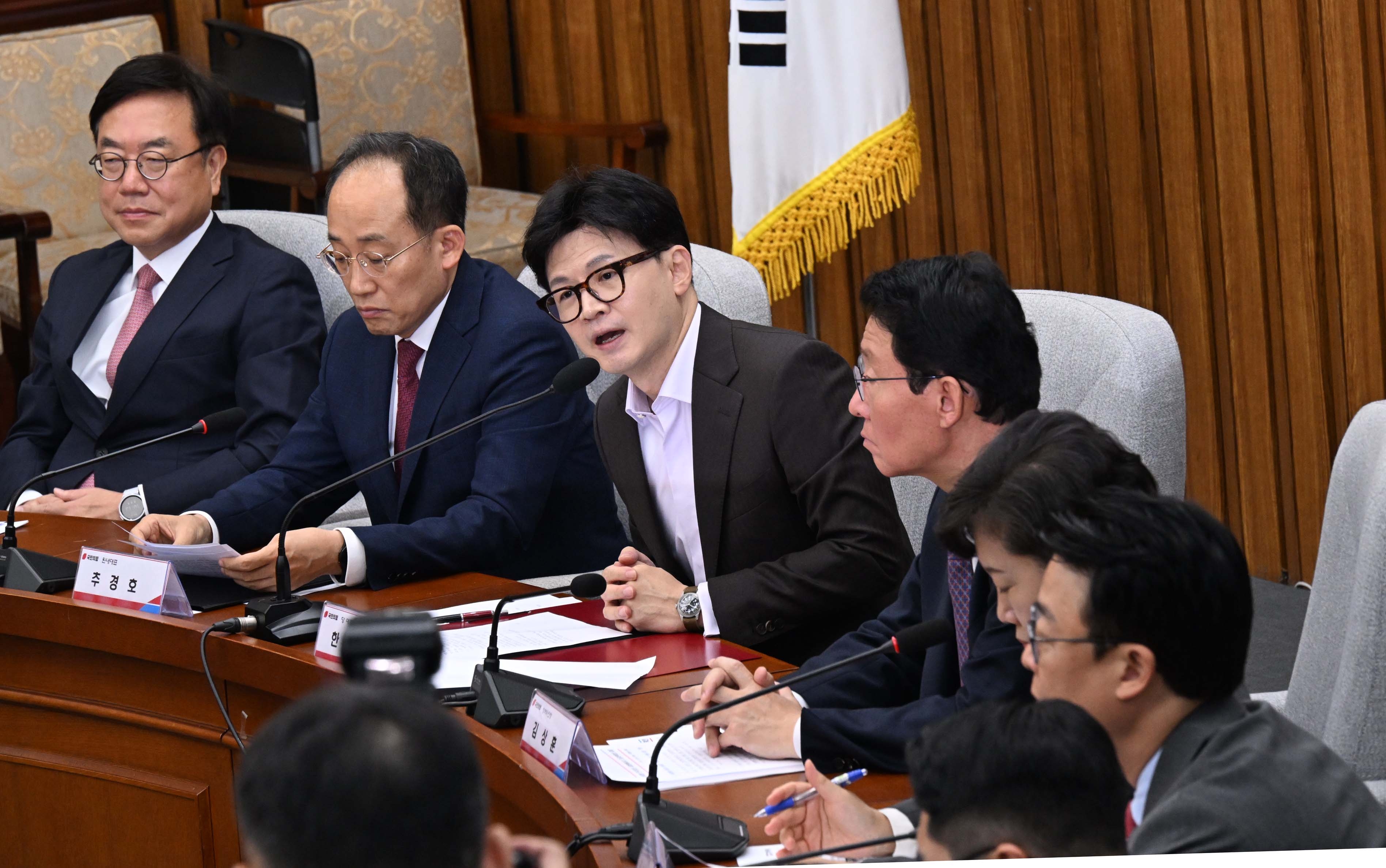 12일 한동훈 국민의힘 대표가 국회에서 열린 이재명 민주당의 사법방해저지 긴급대책회의에서 발언 하고 있다. 안주영 전문기자