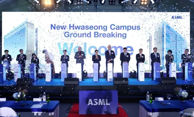 ASML이 2022년 11월 16일 화성에서 반도체클러스터 착공식을 하고 있다.
경기도 제공