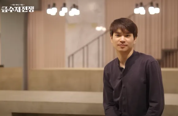 고(故) 최종건 SK그룹 창업주의 외손자이자 최태원 SK그룹 회장의 5촌 조카인 이승환 돌고도네이션 대표. U+모바일tv 오리지널 시리즈 ‘금수저 전쟁’ 방송화면 캡처