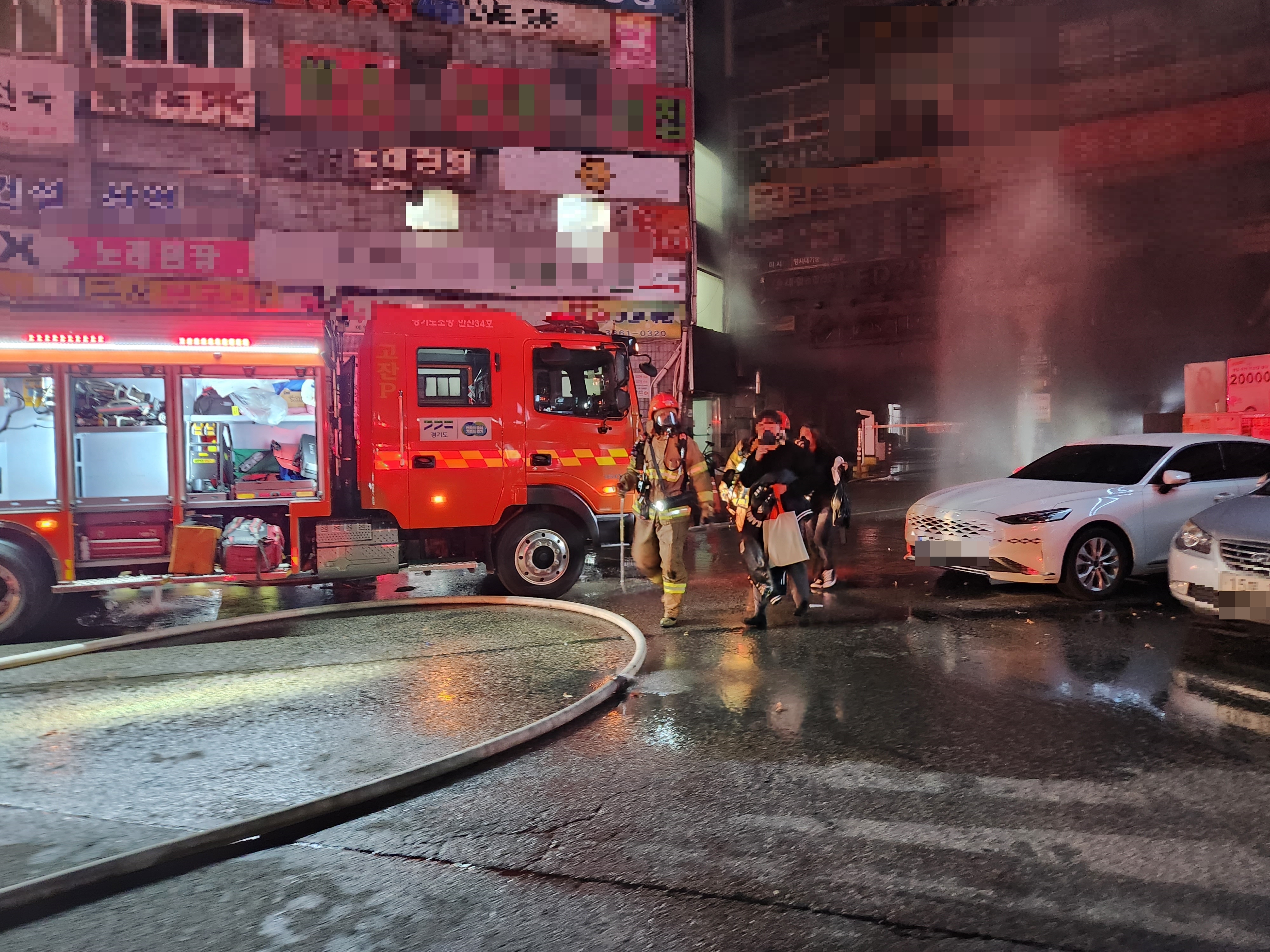 안산 상가 건물 불…모텔 투숙객 등 50여명 구조