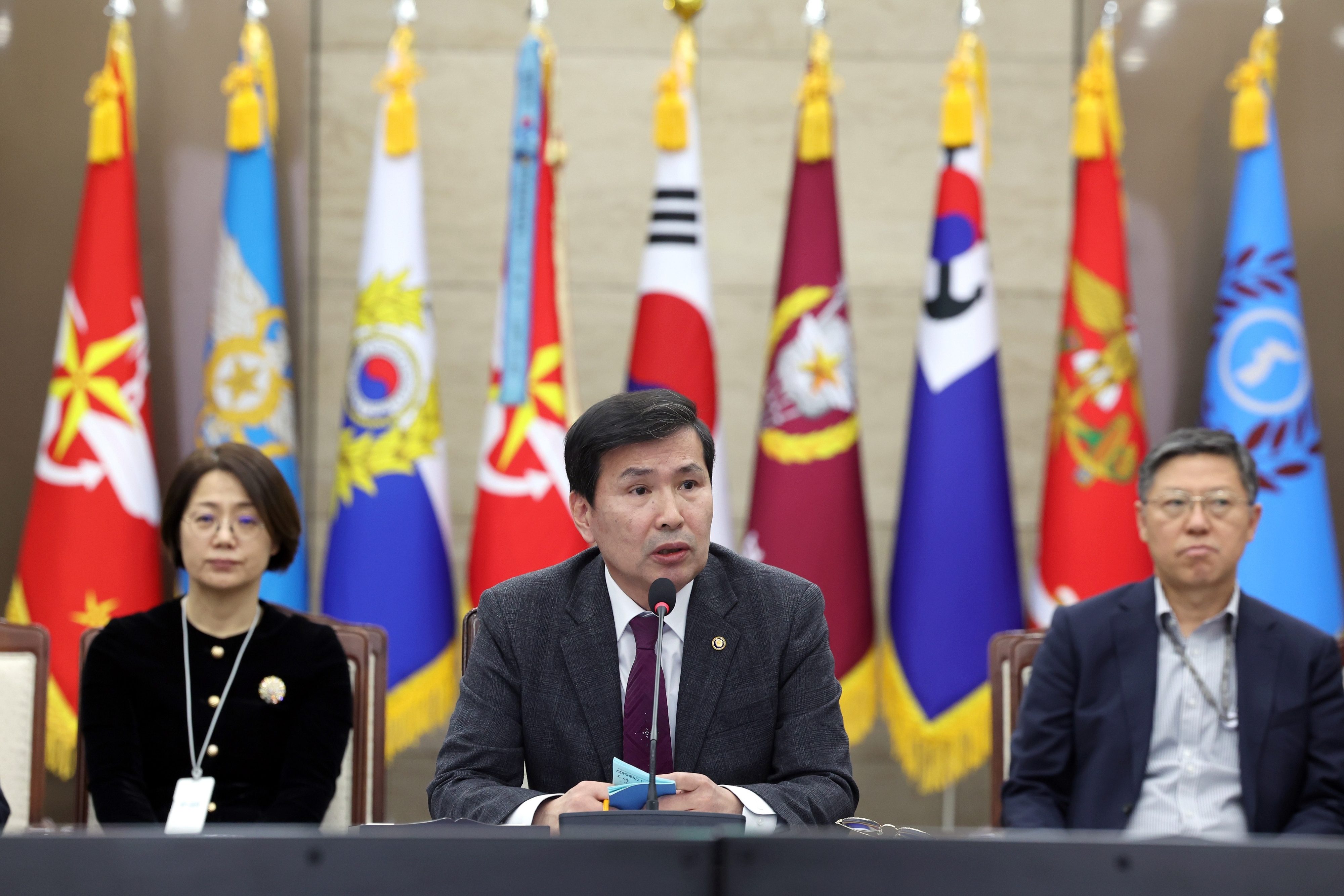 18일 국방부 대회의실에서 김선호 국방부차관이 국방부 출입 기자단에게 ‘윤석열 정부 국방분야 성과 및 향후 추진계획’에 대해 설명하고 있다. 2024.11.18 (국방부 제공)