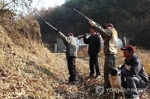 수렵인들의 순환수렵장에서 수렵을 즐기고 있다. 연합뉴스