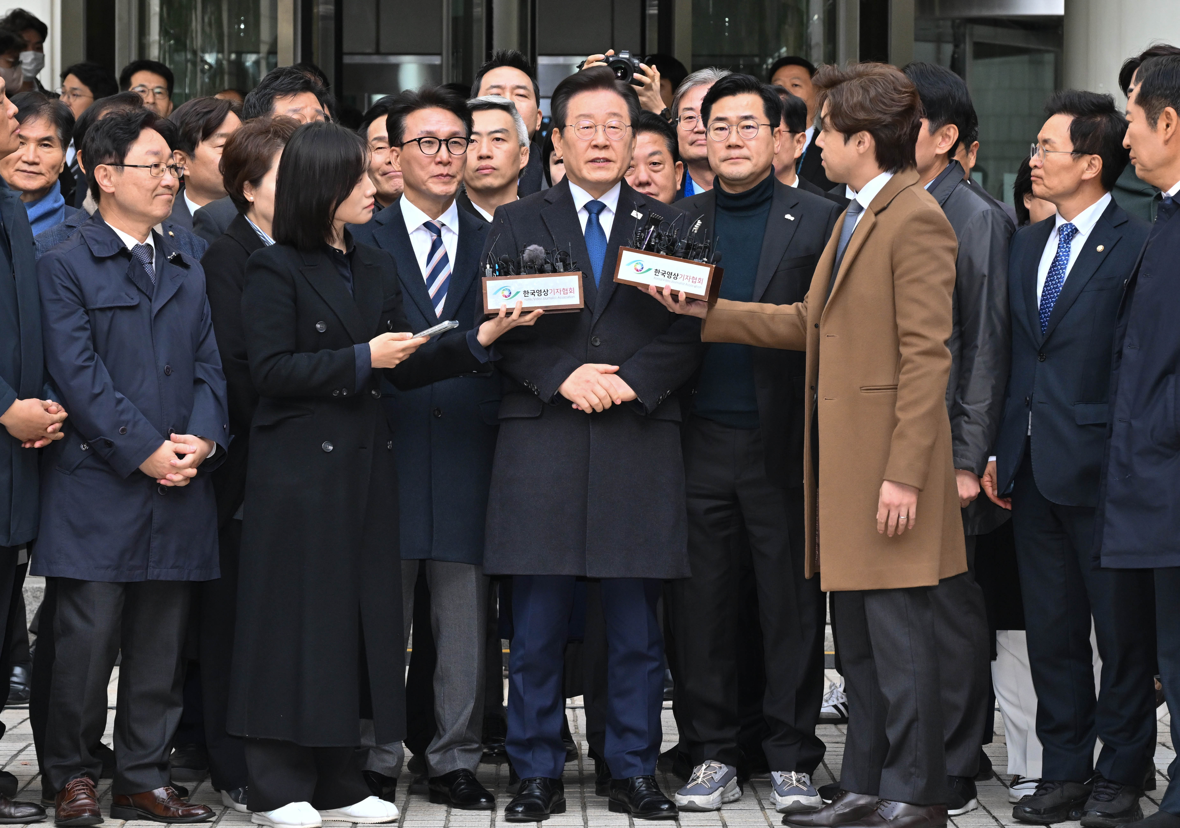 위증교사 사건 무죄 선고 받은 이재명 대표