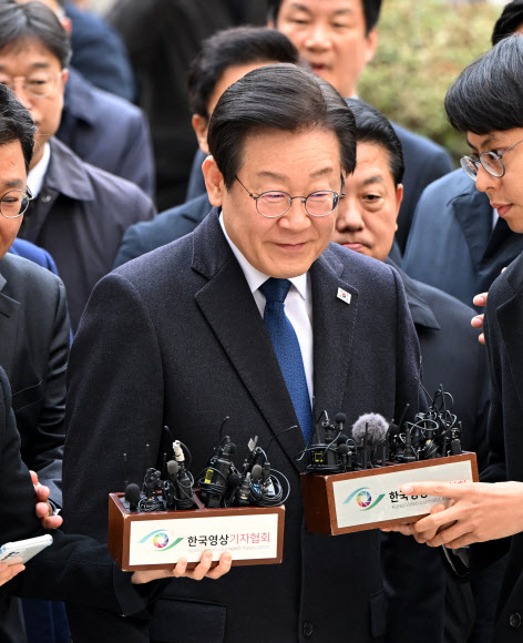 ‘위증교사’ 1심 선고 출석하는 이재명 대표