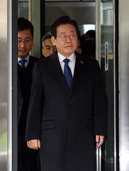 법정 나서는  이재명 대표