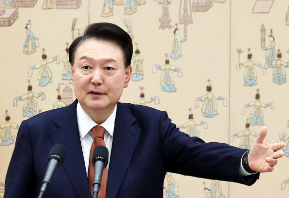 격려사 하는 윤석열 대통령