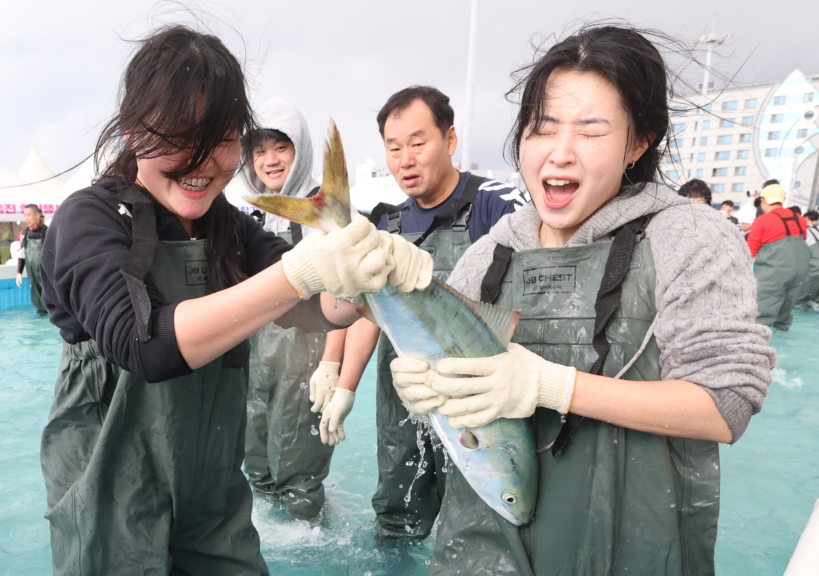 최남단 방어축제 개막