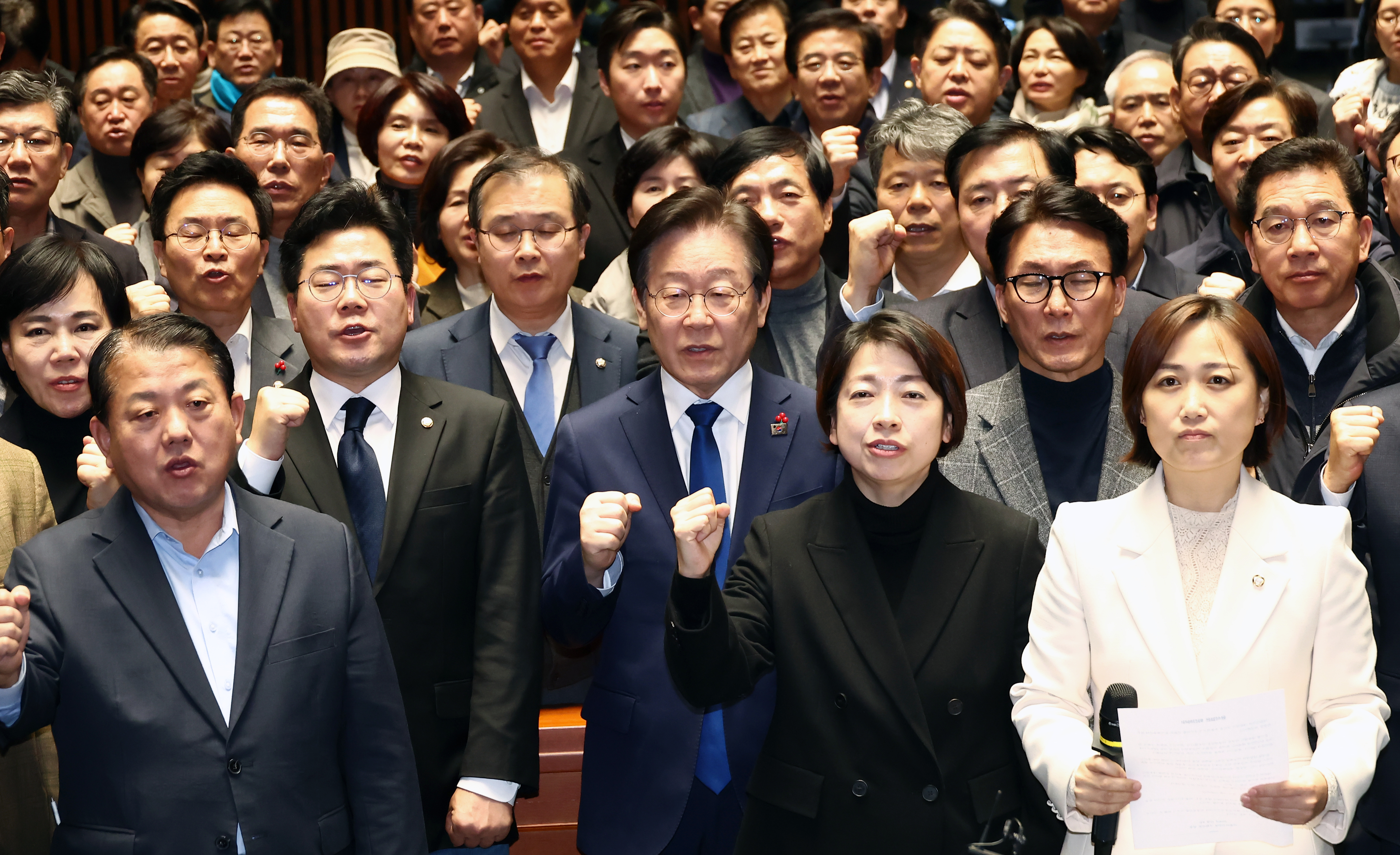 ‘尹 퇴진’ 촉구하는 野