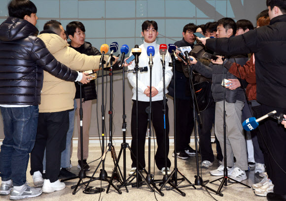 양민혁에 쏠린 눈