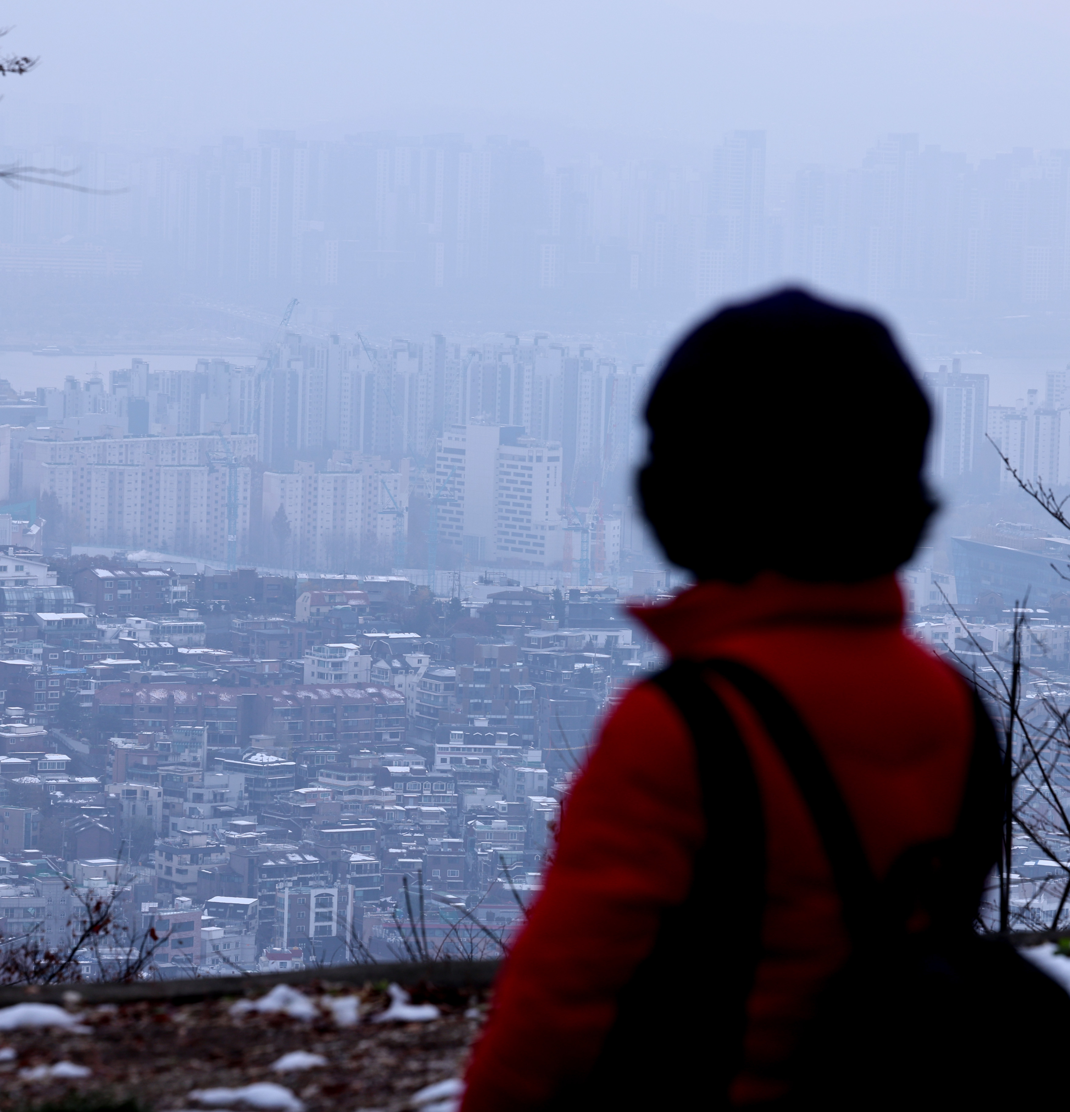 지난 1일 서울 남산에서 내려다본 용산과 반포의 아파트 단지. 뉴스1