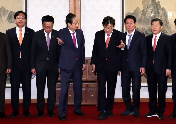 한덕수 권한대행과 권성동 권한대행